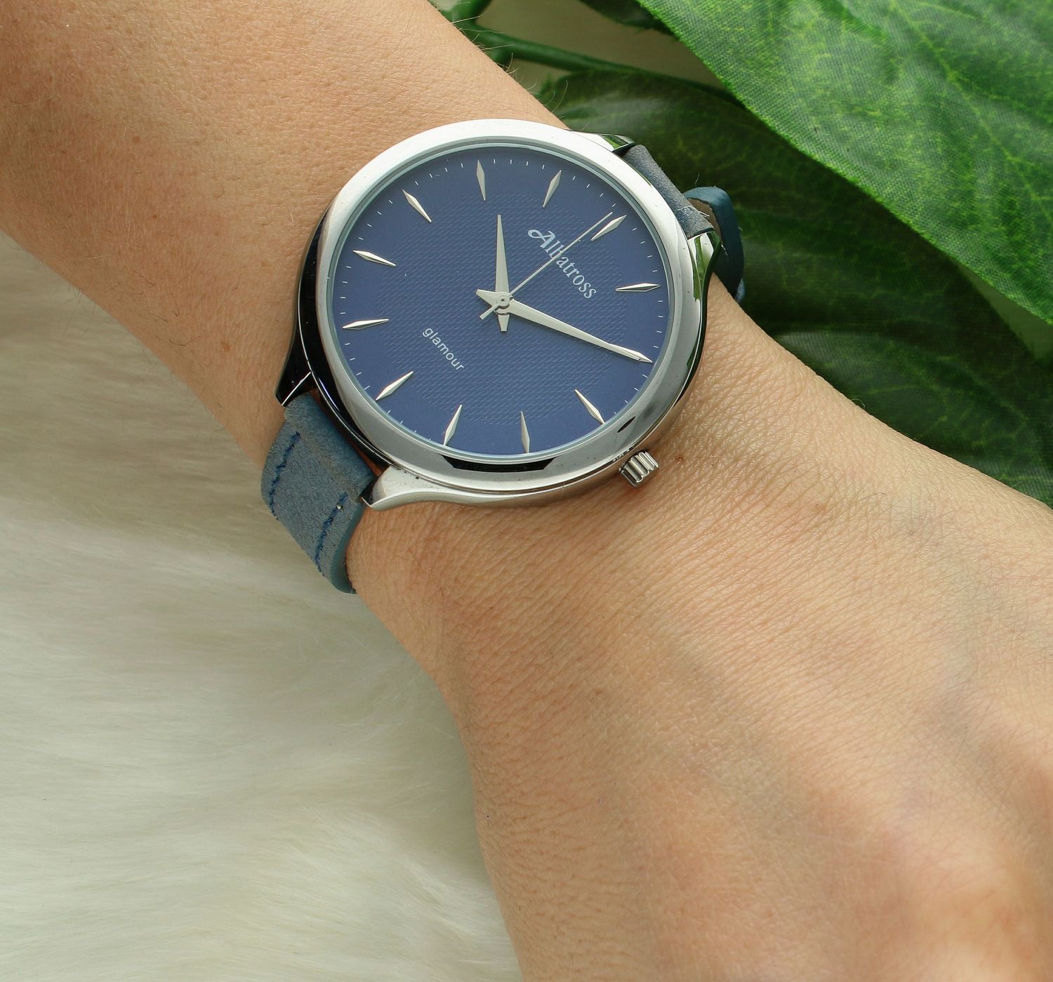 Zegarek damski na niebieskim pasku Albatros ABBB96 niebieski. Damski zegarek na pasku. Zegarek damski na niebieskim pasku. Tani zegarek damski. Tani zegarek dla kobiety z granatową tarczą. Zegarek na prezent dla kobiety.  .jpg